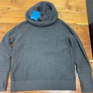 Market & Spruce Turtleneck